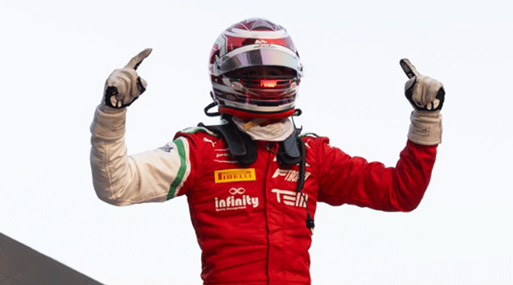 Formula 4 pilotu alp aksoy bu hafta sonu mugelloda pistte Am76JQyP