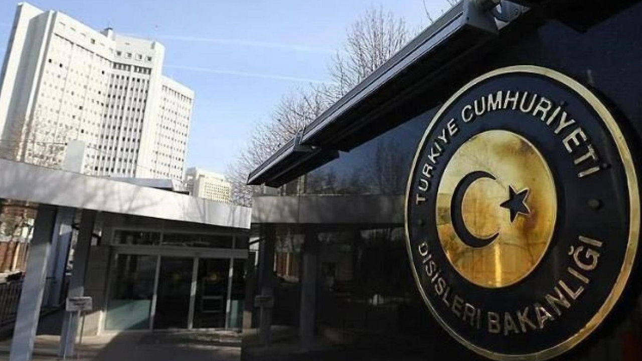 Son dakika disisleri bakanligindan yunanistanin okul kapatma kararina sert tepki E8O3pNyu